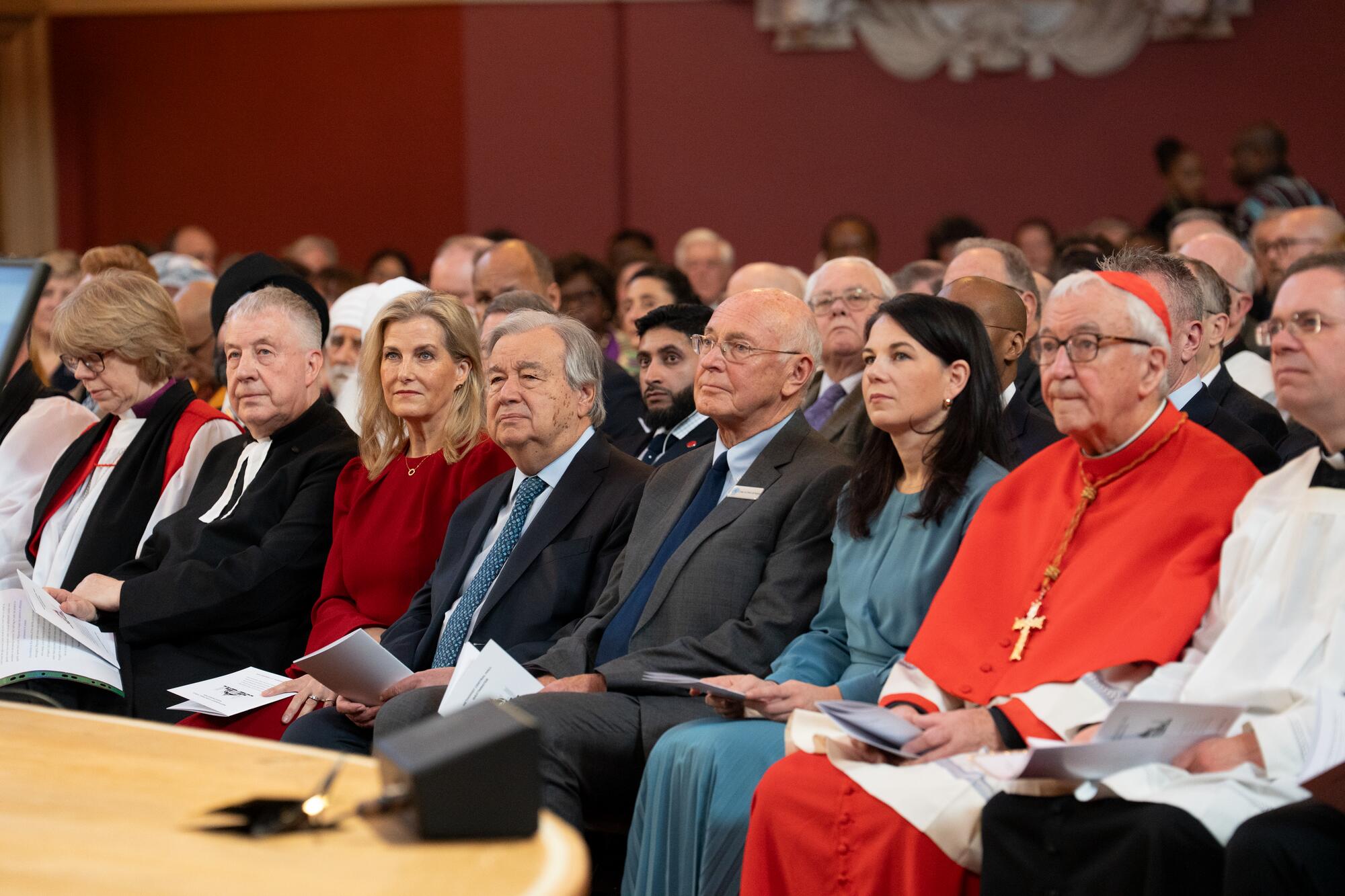 Secretary-General António Guterres (fourth from left) attends a Service at the Methodist Central Hall Westminster in London, to mark the 80th anniversary of the first United Nations General Assembly meeting, which was held at the same venue in 1946. At third from right is Annalena Baerbock, President of the eightieth session of the United Nations General Assembly. 

The Secretary-General is in London to take part in a special event, organized by the UN Association in the United Kingdom (UNA-UK) to mark the 80th anniversary of the first meeting of the General Assembly.